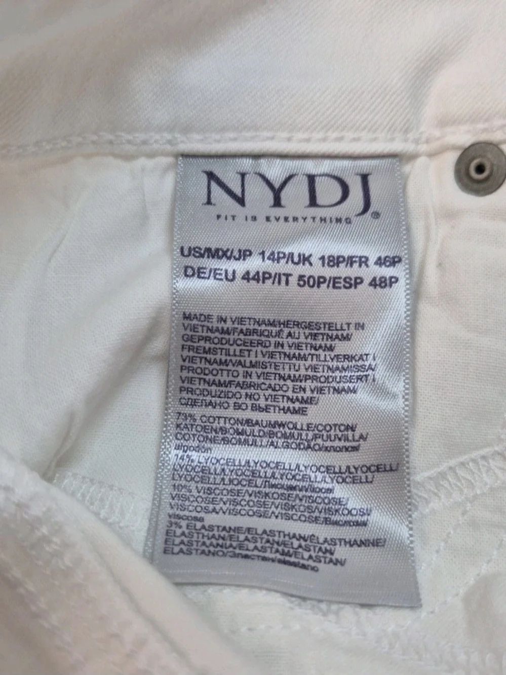 Nydj Women's Shorts Bermuda Size 14P Petite Optic White Stretch NWT 34
